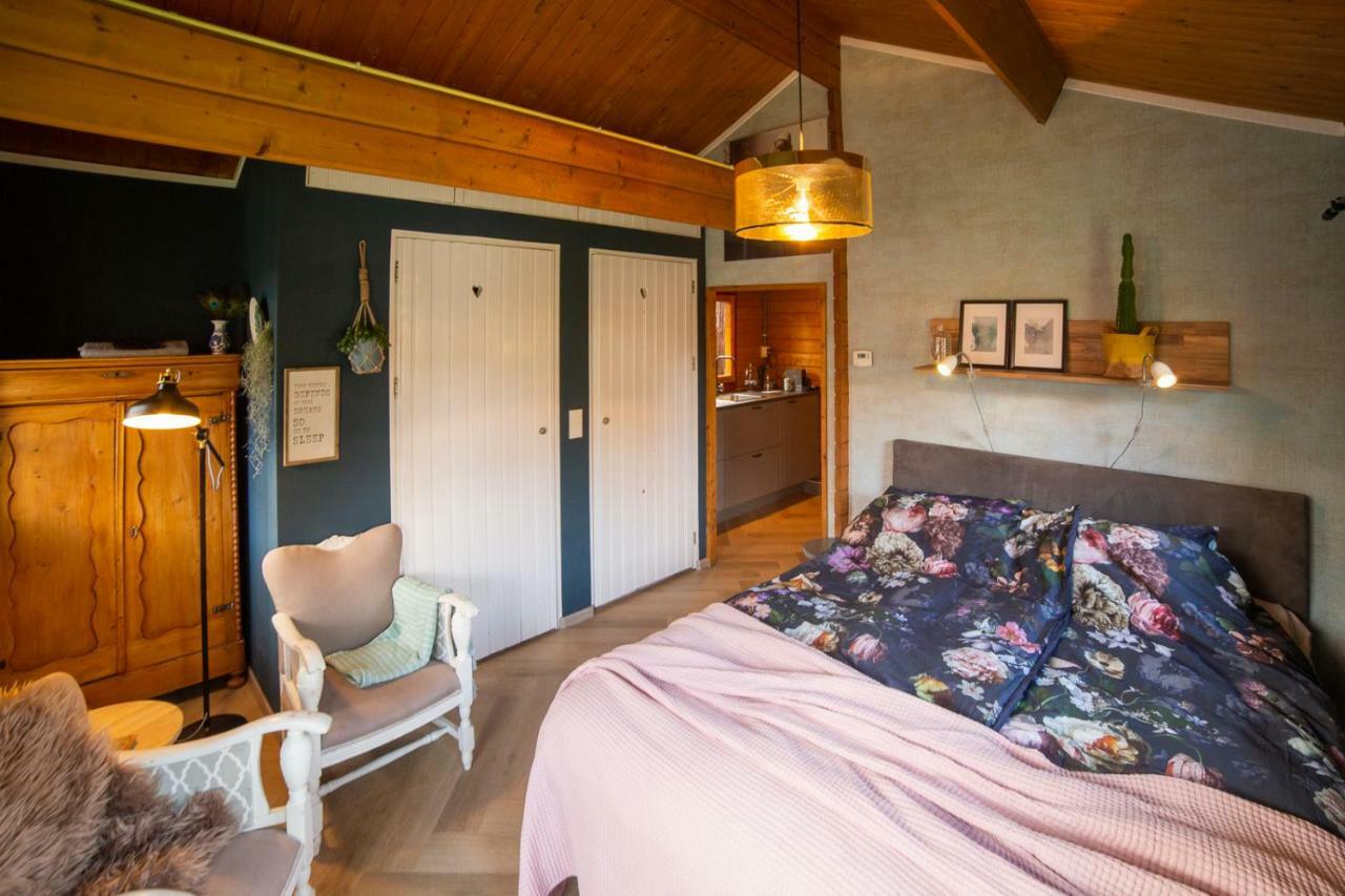 Onder De Kersenboom Bed & Breakfast Hilversum Bagian luar foto